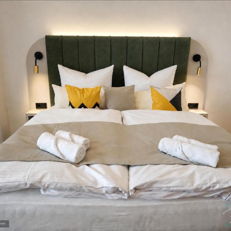 HOMELY STAY - Urban Studio Apartments - Apartment - 4