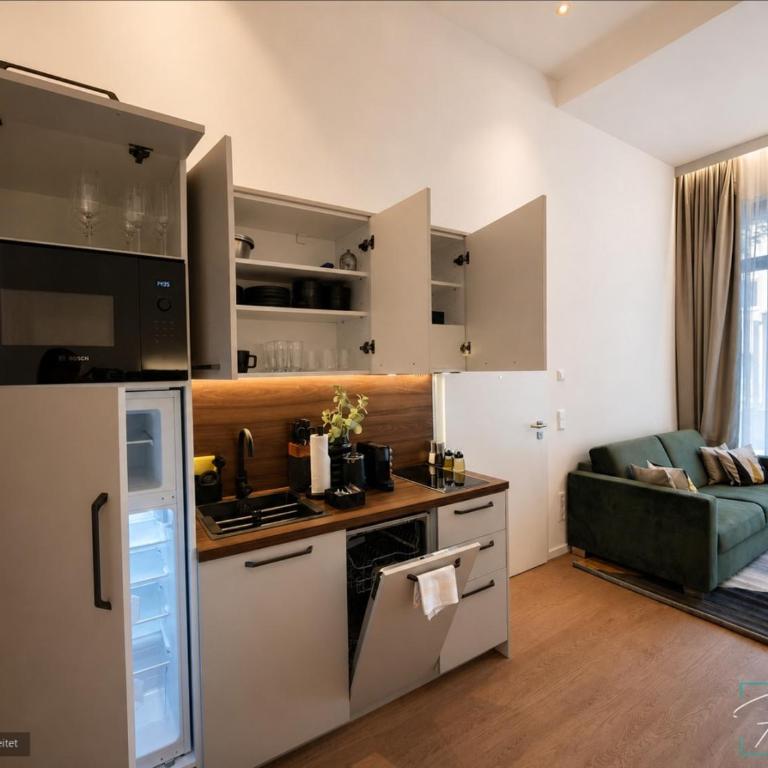 HOMELY STAY - Urban Studio Apartments - Apartment - 8