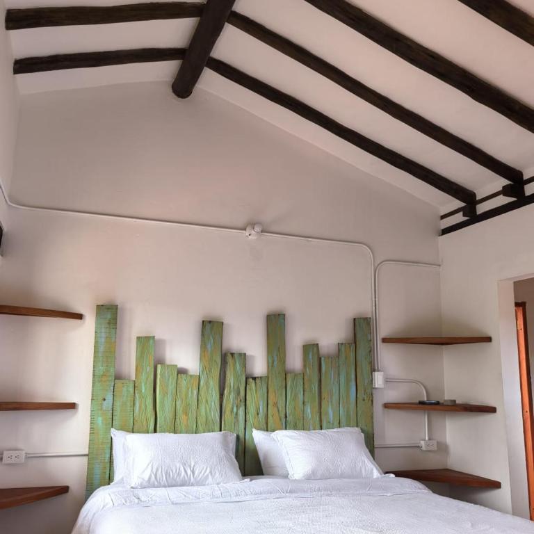 Entrepinos Villa Alegría - Suite Deluxe con cama extragrande - 17