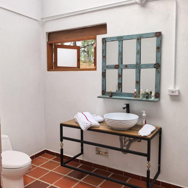 Entrepinos Villa Alegría - Suite Deluxe con cama extragrande - 23