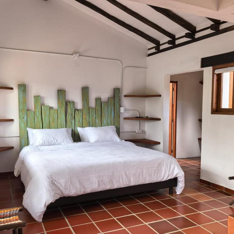 Entrepinos Villa Alegría - Suite Deluxe con cama extragrande - 11
