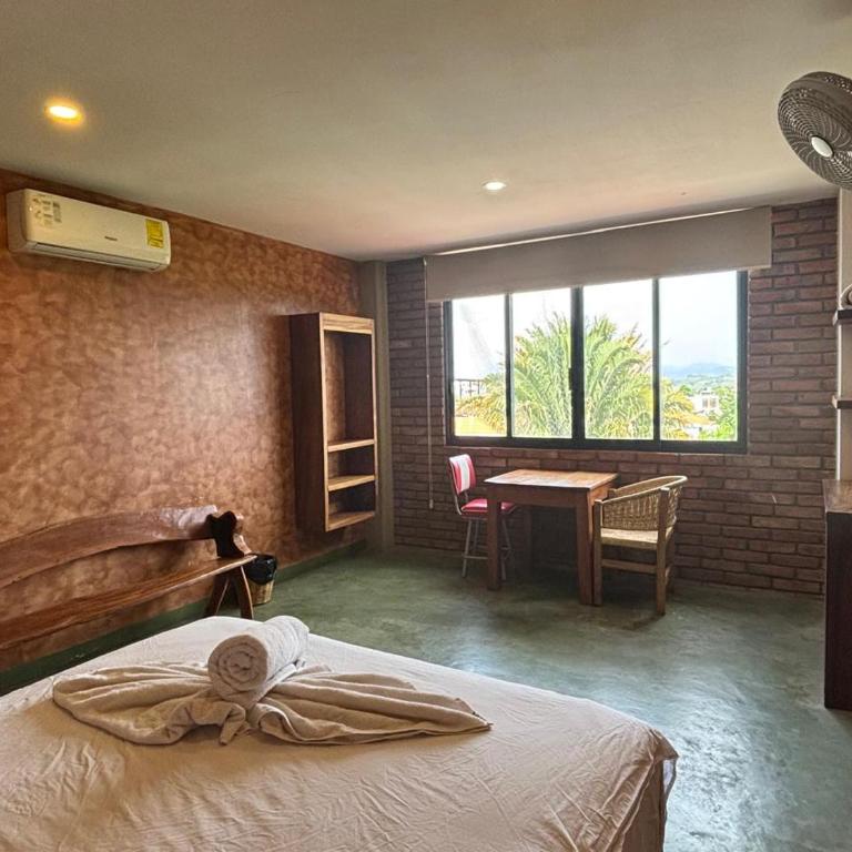 Madre Tierra Hotel - Habitación Doble con baño privado externo - 3