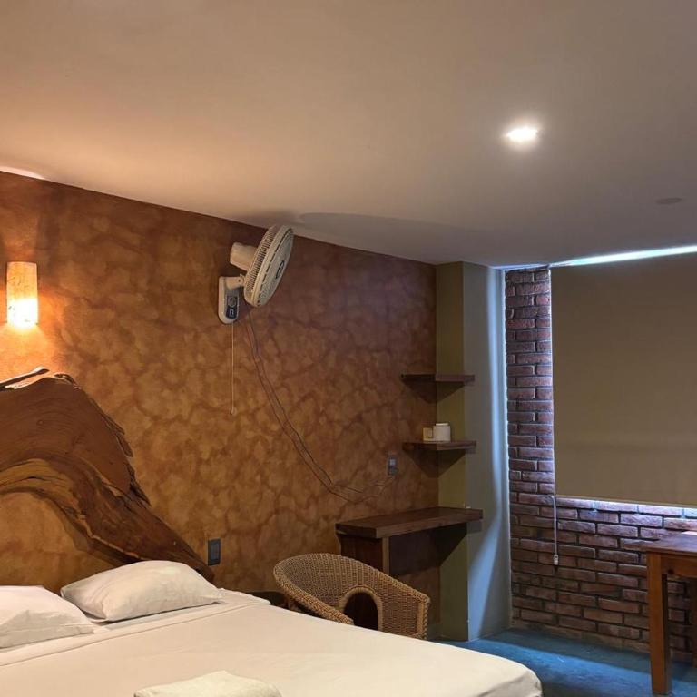 Madre Tierra Hotel - Habitación Doble con baño privado externo - 9