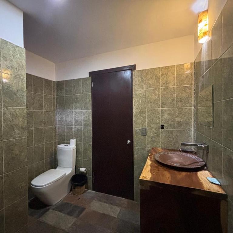Madre Tierra Hotel - Habitación Doble con baño privado externo - 10
