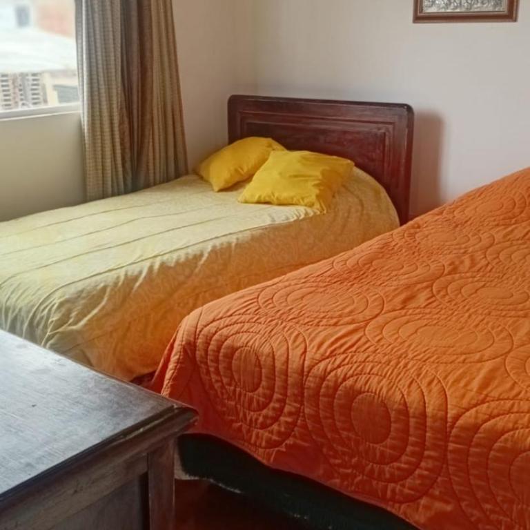 Hospedaje Patty Cajicá - Habitación Doble Familiar - 2