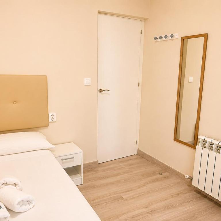 Nuevo Apartamento junto a la Catedral by DomusHome - Two-Bedroom Apartment - 16