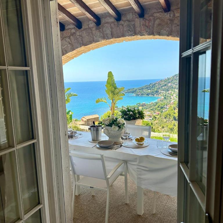 Villa Maria Pia - Mediterranean Luxury, Sea Views, Private Beachfront Parking, Near Monaco & France - Villa - 12