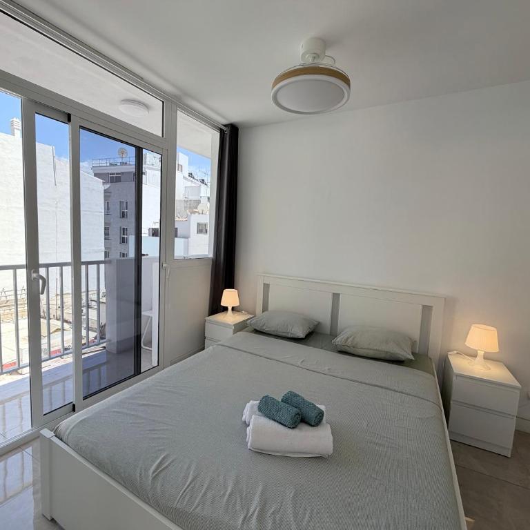 Central Room Los Cristianos - Camera Matrimoniale Deluxe con Balcone - 8
