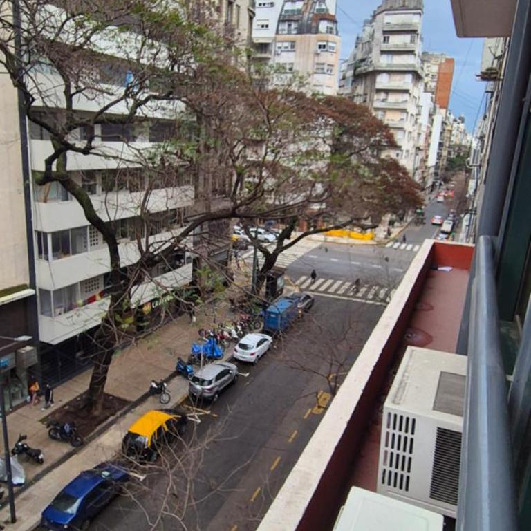 Un abrazo en pleno centro - Cálido, luminoso y en Lavalle y Callao - Apartamento de 1 dormitorio - 25