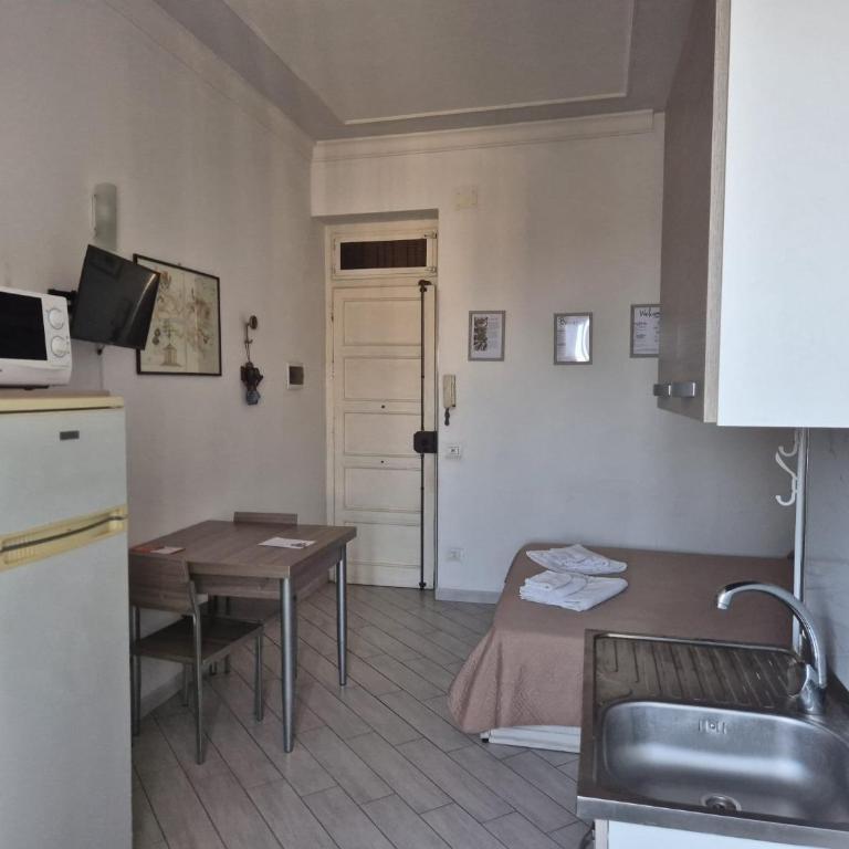 "Pippo" Studio At Historical Center - Casa con 1 Camera da Letto - 6