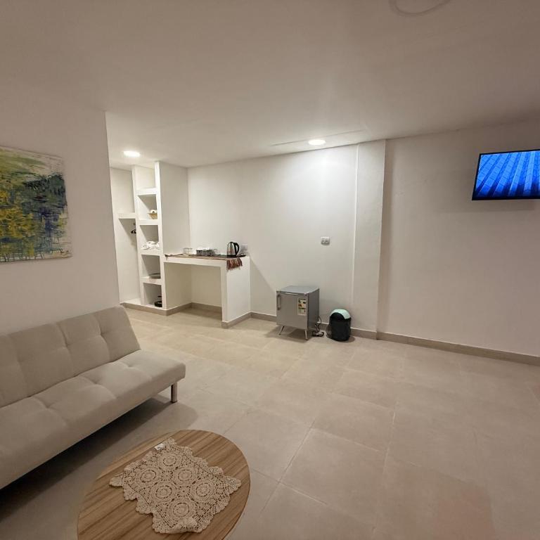 Ibatin Suites - Suite con vistas al jardín - 3