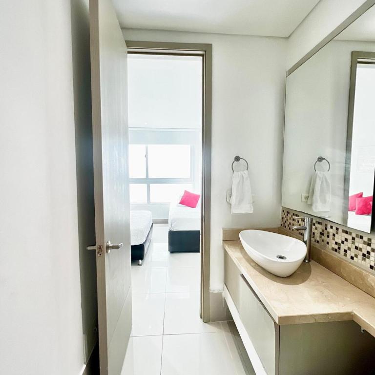Beachfront apartment with a beautiful ocean view - One-Bedroom Apartment - 17