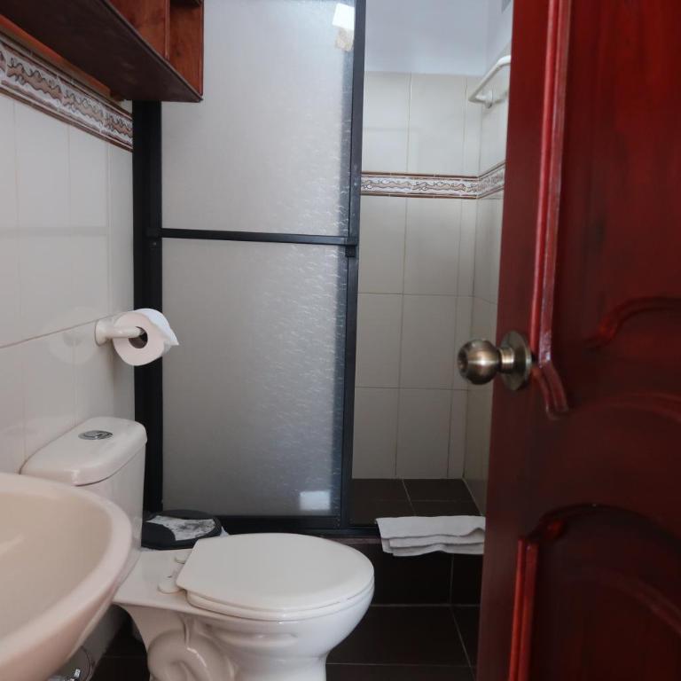 Centro Macas - Habitación Doble con baño privado - 5
