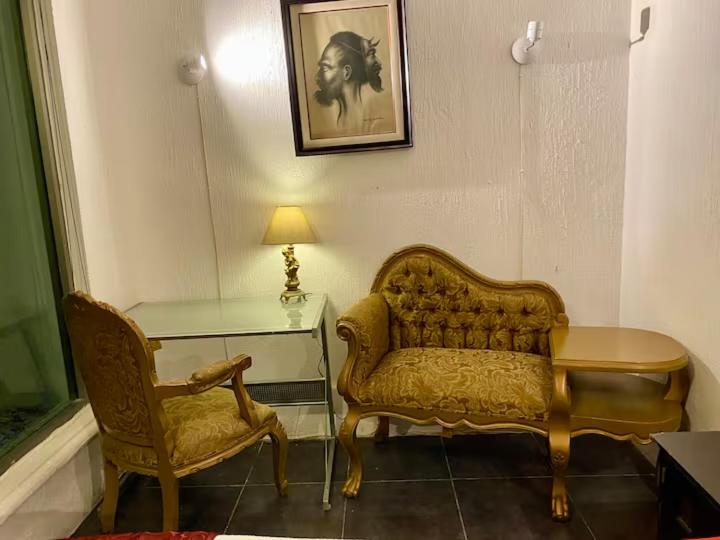 Suites Casa Pajaritos Mezquitán - Estudio con sofá cama - 1
