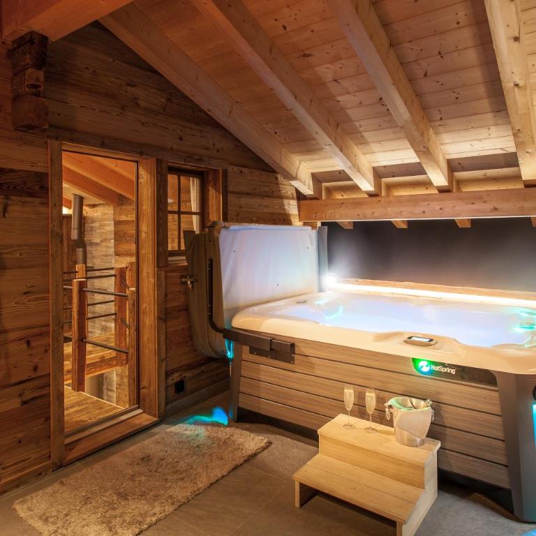 Mountain Chalet 4 You only for 2, private wellness, for a romantic honeymoon - Superior Chalet - 15