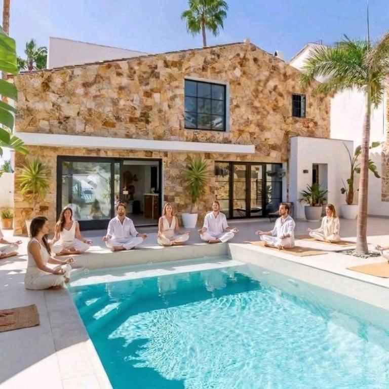 Villa One One One - Six-Bedroom House - 25