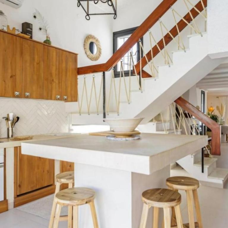 Villa One One One - Six-Bedroom House - 34