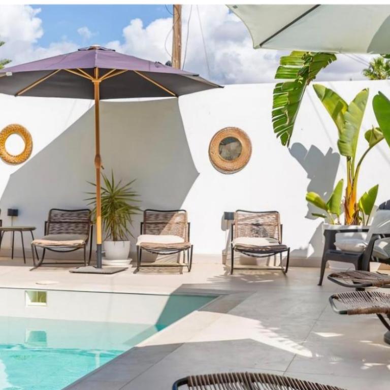 Villa One One One - Six-Bedroom House - 40