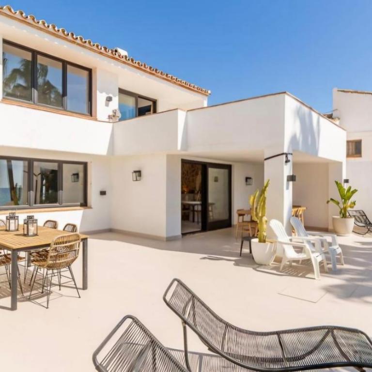 Villa One One One - Six-Bedroom House - 51