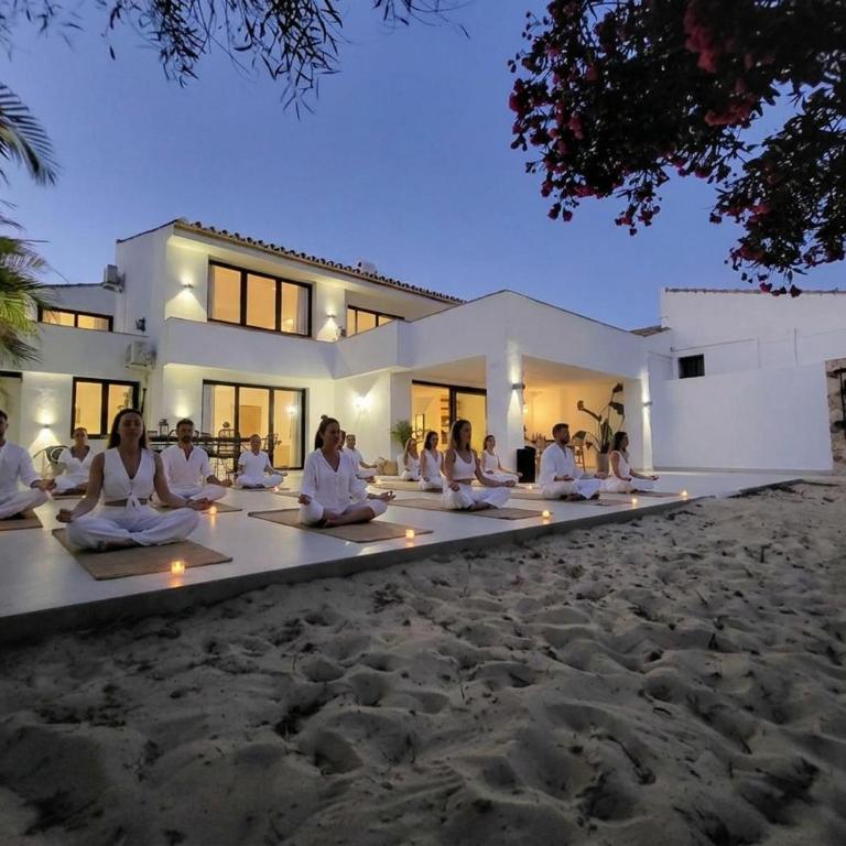 Villa One One One - Six-Bedroom House - 52