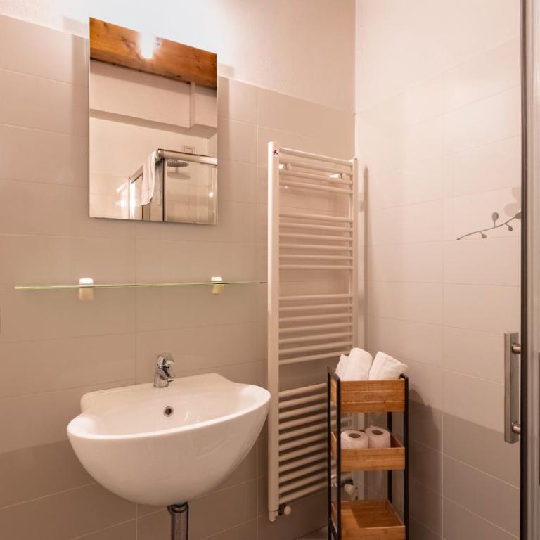 YPA Arco 3 - Appartamento con 1 Camera da Letto - 2