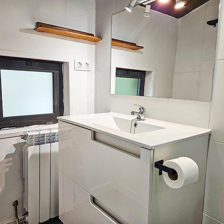 Hotel Rural Pirineo Jacetania 3000 - Habitación Triple - 39