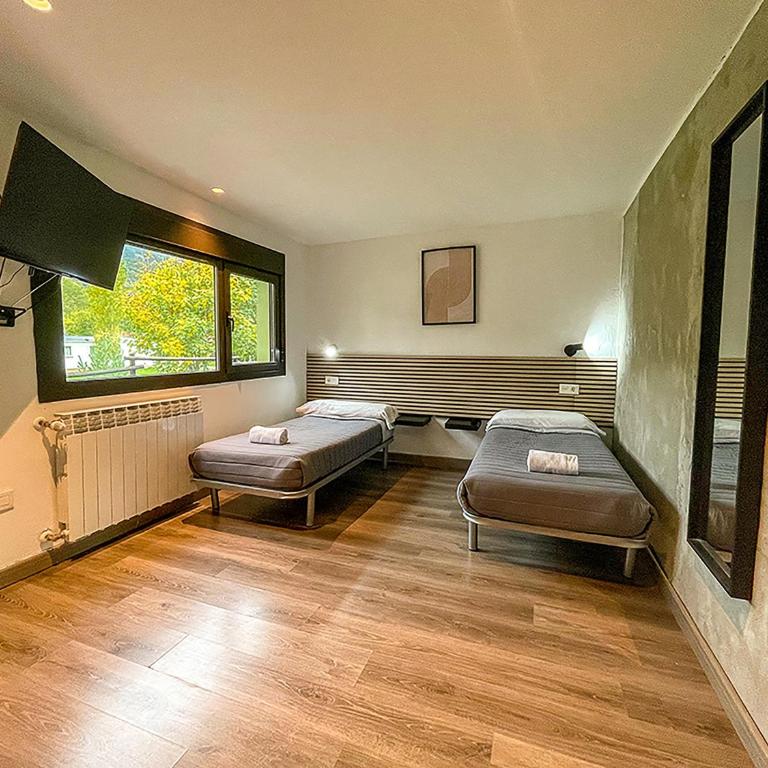 Hotel Rural Pirineo Jacetania 3000 - Habitación cuádruple - 33