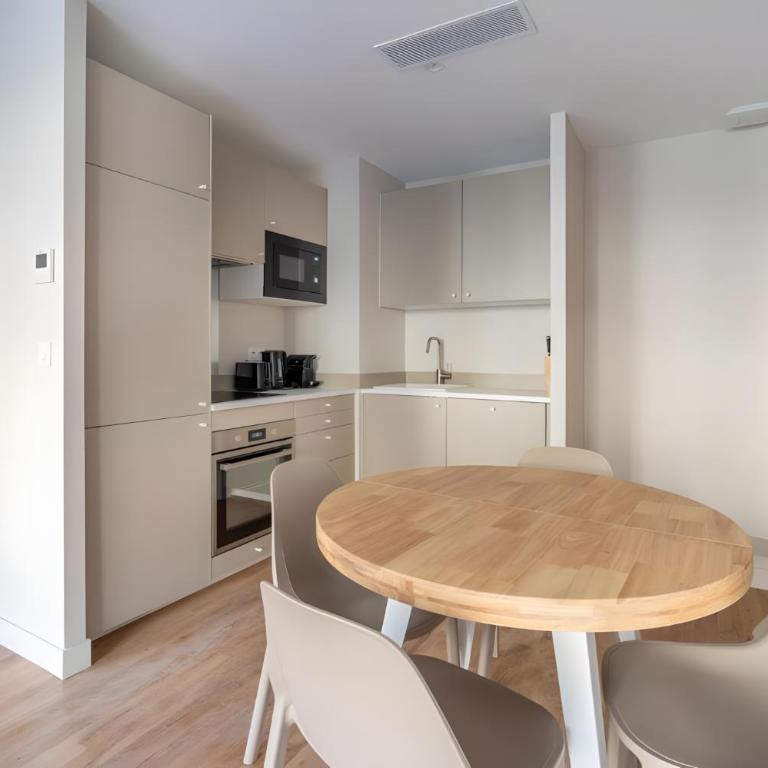 Modern Open-Air Apartment near Montmartre - Apartment - 8