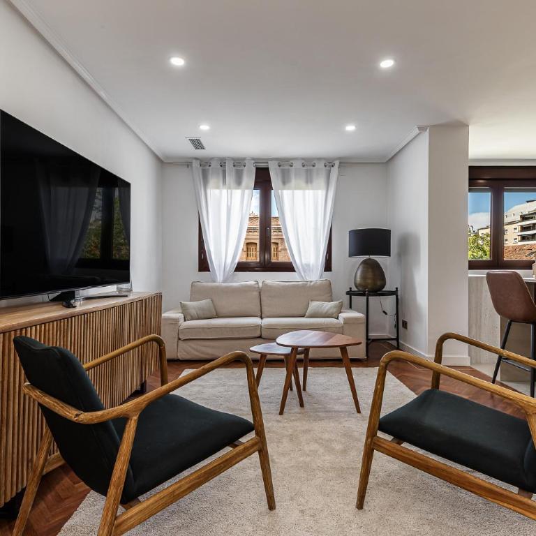 Queen's Salamanca III - Alojamiento Corta Estancia - Apartment mit 3 Schlafzimmern - 2