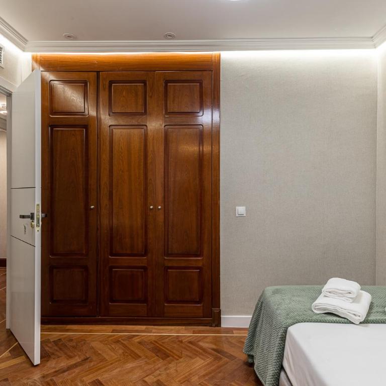 Queen's Salamanca III - Alojamiento Corta Estancia - Apartment mit 3 Schlafzimmern - 19