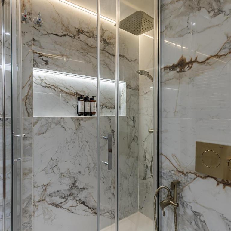 Queen's Salamanca III - Alojamiento Corta Estancia - Apartment mit 3 Schlafzimmern - 24
