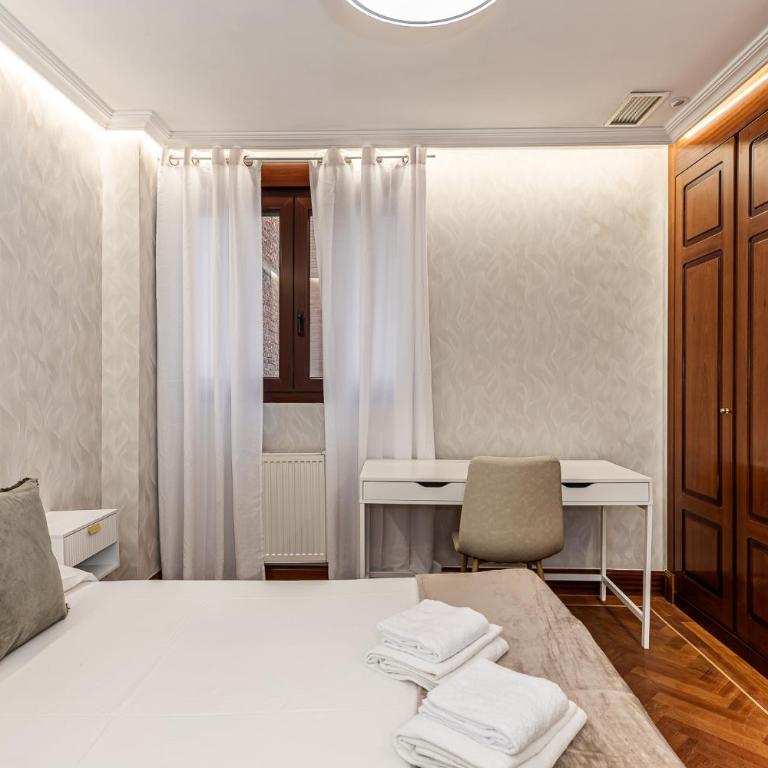 Queen's Salamanca III - Alojamiento Corta Estancia - Apartment mit 3 Schlafzimmern - 28