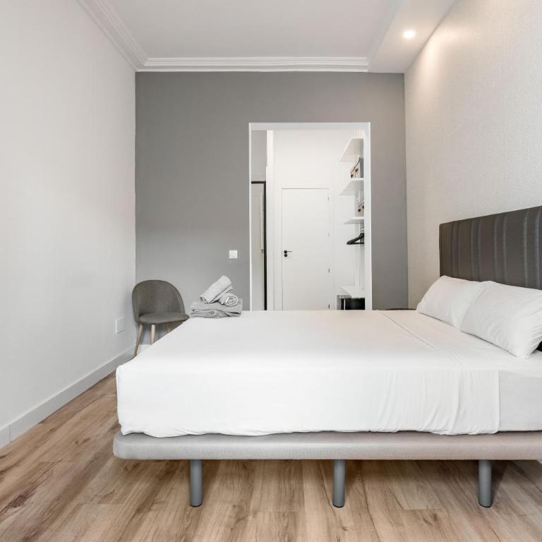 MyHouseSpain - 7Stay Madrid - Camera Matrimoniale con Bagno in Comune - 1