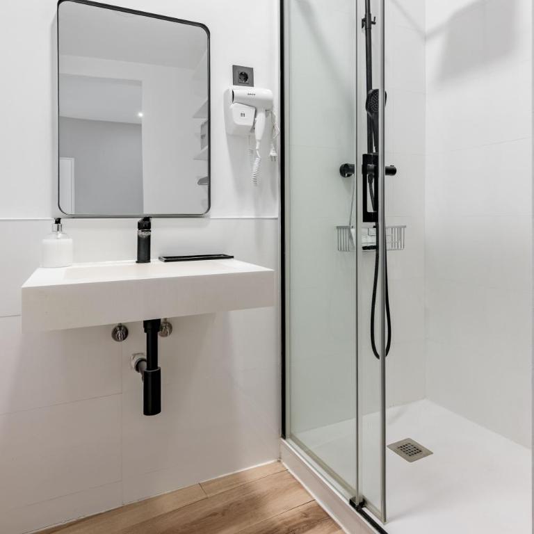 MyHouseSpain - 7Stay Madrid - Camera Deluxe Doppia con Letti Singoli - 3