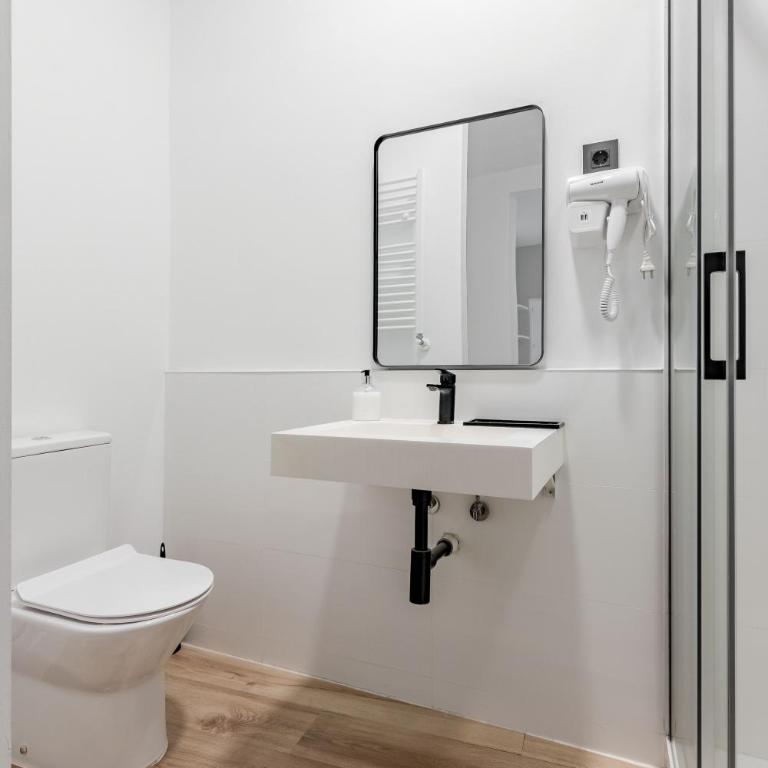 MyHouseSpain - 7Stay Madrid - Camera Deluxe Doppia con Letti Singoli - 5