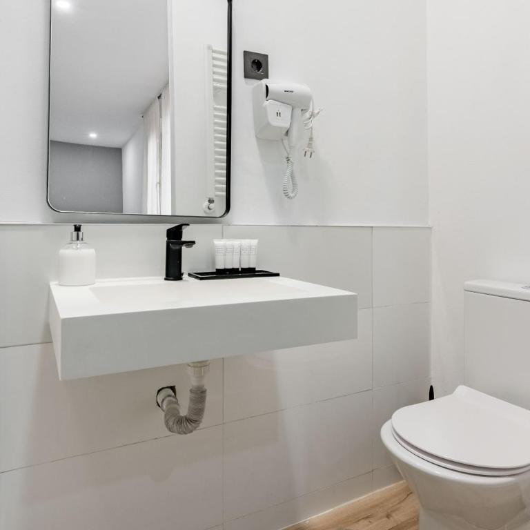 MyHouseSpain - 7Stay Madrid - Camera Deluxe Doppia con Letti Singoli - 5