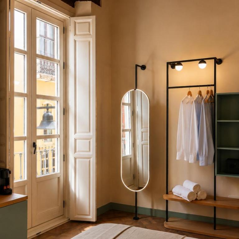 Hotel Casa Beatas - Zimmer mit Kingsize-Bett und Balkon - 1