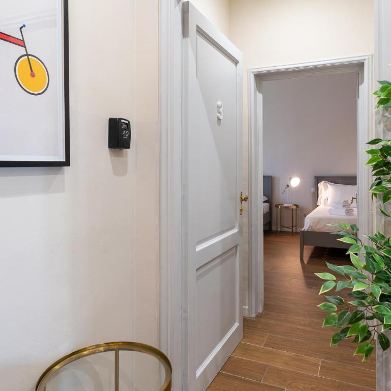 Foster Guest House - Three-Bedroom Apartment - 5