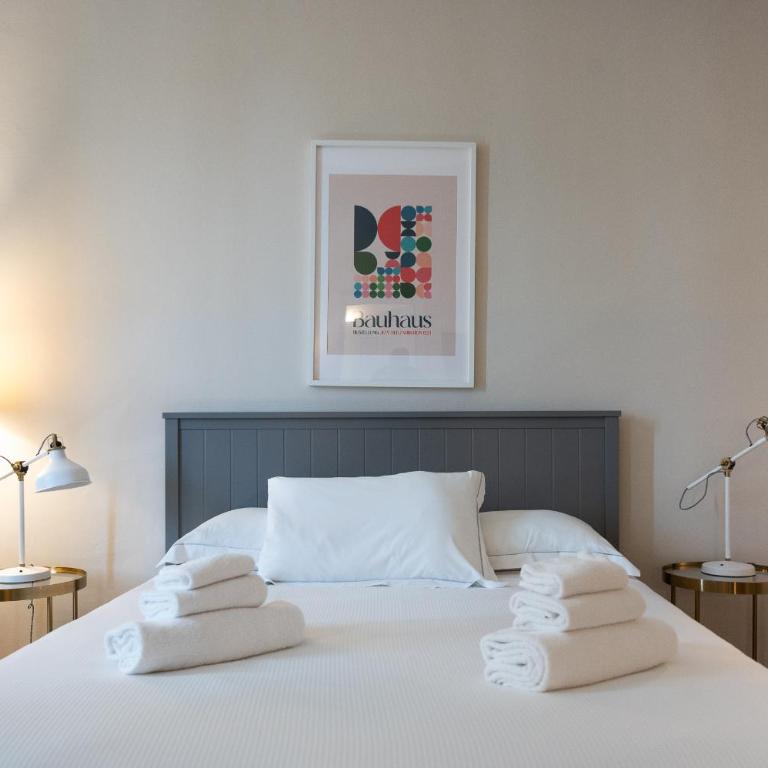 Foster Guest House - Three-Bedroom Apartment - 11