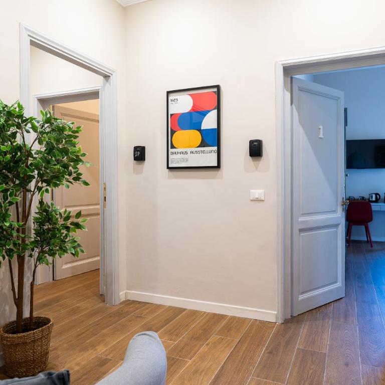 Foster Guest House - Three-Bedroom Apartment - 46