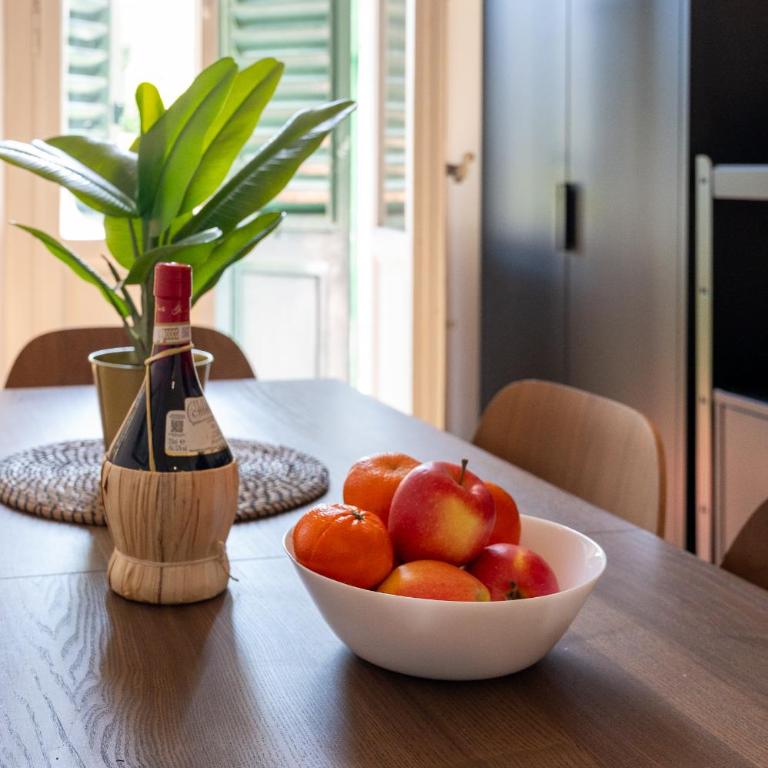 Foster Guest House - Three-Bedroom Apartment - 49
