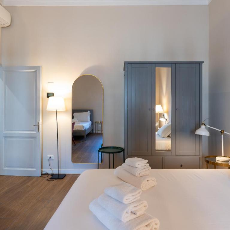 Foster Guest House - Three-Bedroom Apartment - 67
