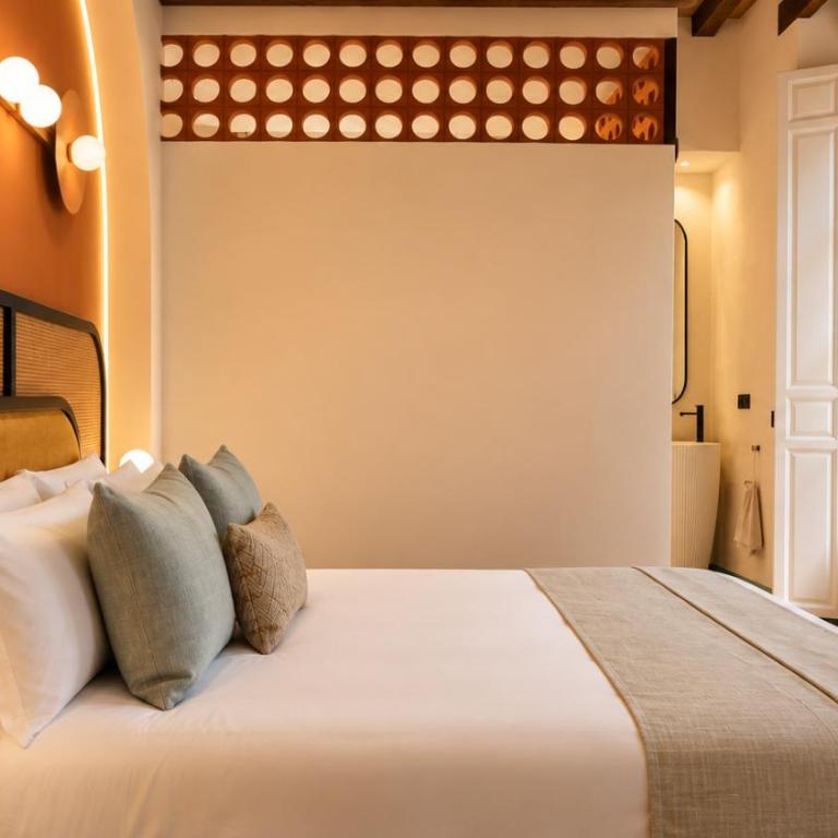 Hotel Casa Beatas - Zimmer mit Kingsize-Bett und Balkon - 4