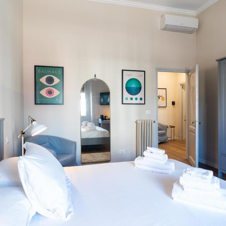 Foster Guest House - Three-Bedroom Apartment - 96