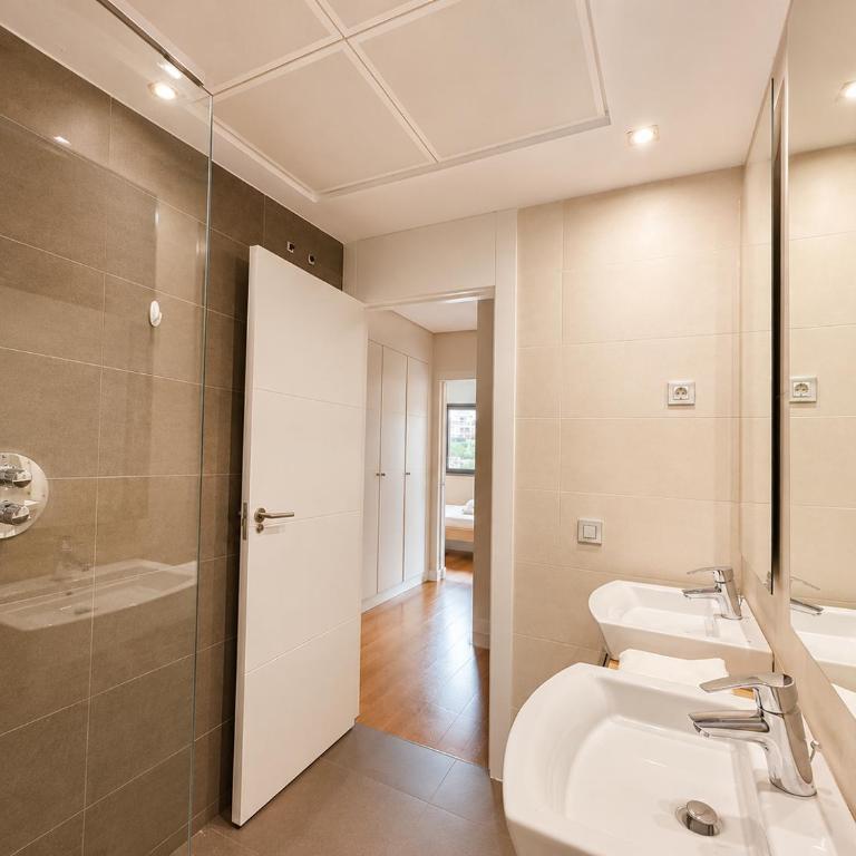 Luminoso con balcón para 6 en Sanchinarro - Apartment mit 2 Schlafzimmern - 12
