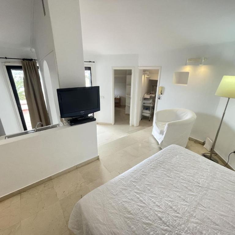 501.Serene studio with large terrace and pool - Apartment - 7