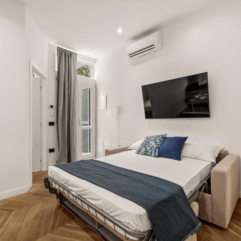 StayEasy Caretto - Central Station relax & design - Appartamento Deluxe con 2 Camere da Letto e Balcone - 24