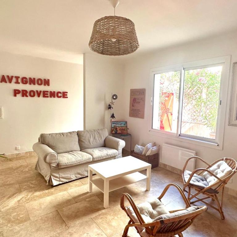 Gite AVIGNON BOUGAINVILLIER - Maison 3 Chambres - 10