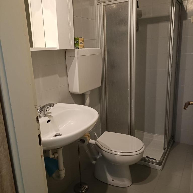 Appartamenti Bozzetta Marisa - Camera Matrimoniale con Bagno Privato - 1