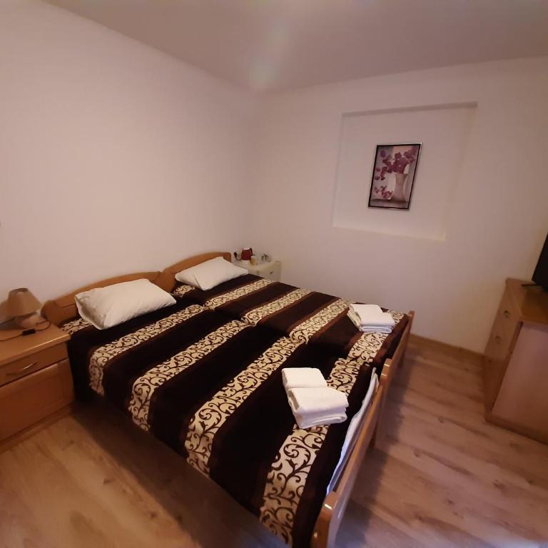 Apartments Stanivukovic - Dvokrevetna Soba sa Bračnim Krevetom/Zasebnim Krevetima - 5